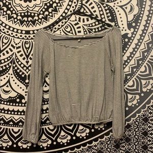 shoulder less long sleeve shirt